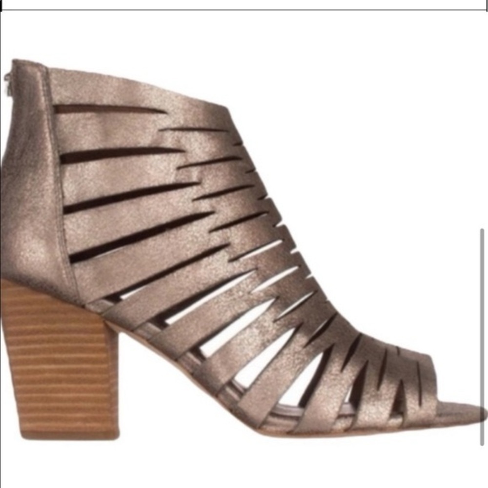 Donald J. Pliner Greece Heeled Sandals Size 8.5 pristine condition used once - Picture 2 of 6